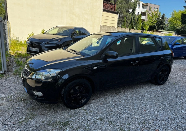 Kia Ceed cena 17600 przebieg: 140000, rok produkcji 2009 z Łódź małe 301
